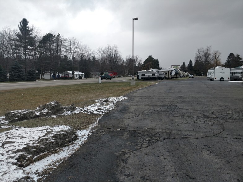 More Photos Of 5836 N Lapeer Rd, North Branch Storefront For Lease