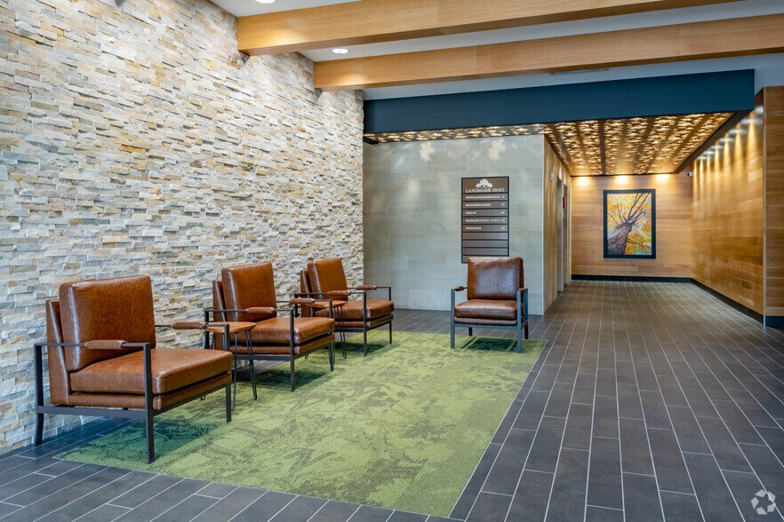 More Photos Of 2921 Landmark Pl, Madison Office For Sale