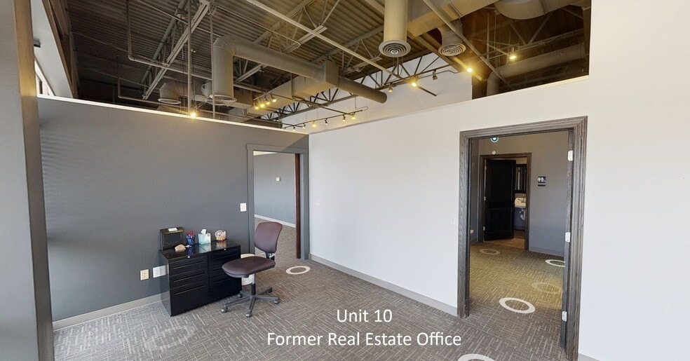 More Photos Of 858 Middle Rd, Bettendorf Unknown For Lease