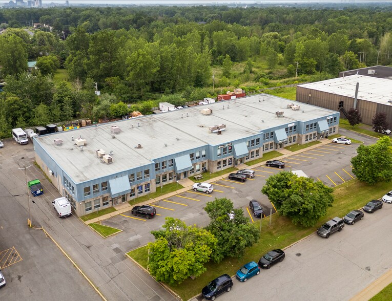 Primary Photo Of 3500-3518 Rue 1re, Longueuil Light Distribution For Lease