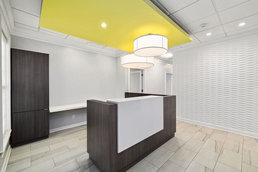 More Photos Of 5064 Roswell Rd, Atlanta Office Residential For Sale