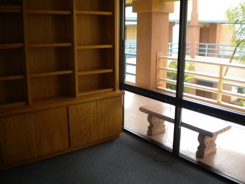 More Photos Of 16601 N 40th St, Phoenix Medical For Lease