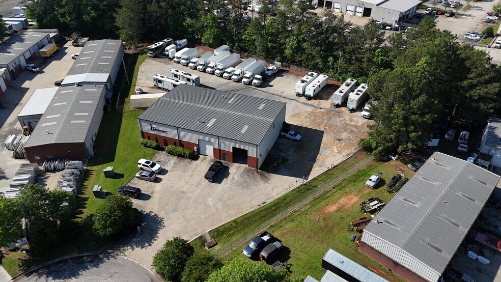 Primary Photo Of 118 Park West Dr, McDonough Showroom For Lease