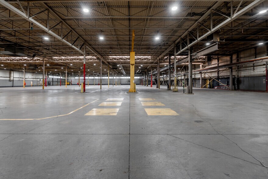 More Photos Of 175 Rue Péladeau, Magog Industrial For Lease