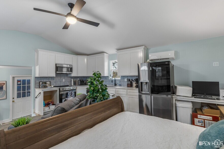 More Photos Of 405 W Gilbert St, Henrietta Hospitality For Sale