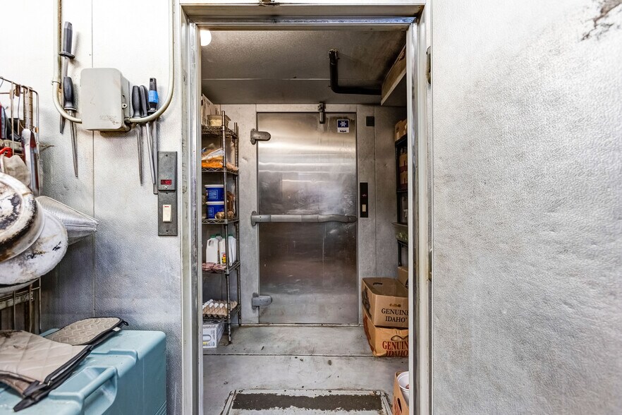 More Photos Of 263 N Main St, Donnelly Restaurant For Sale