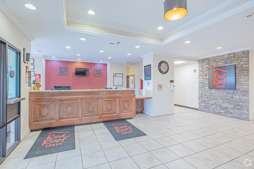 More Photos Of 1751 Lexington Rd, Richmond Hospitality For Sale