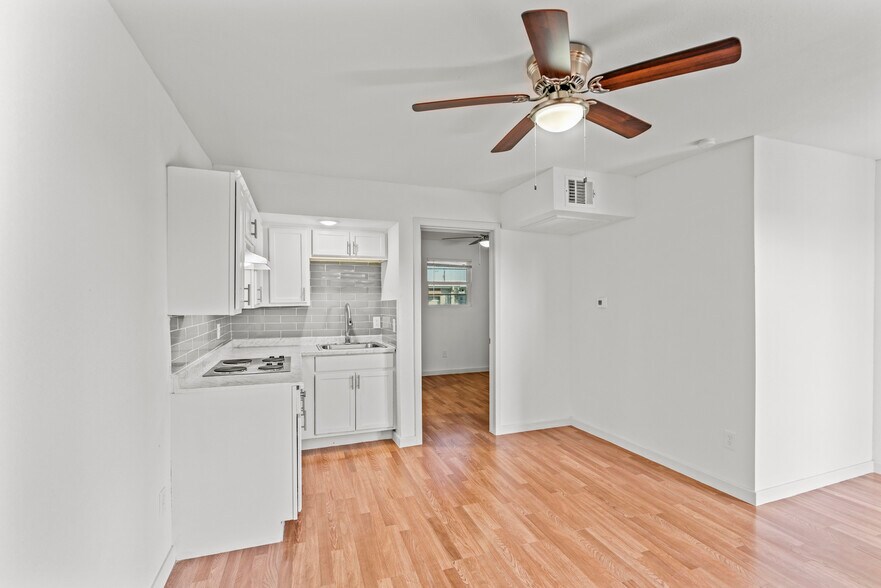 More Photos Of 101 S Allen Genoa Rd, South Houston Apartments For Sale