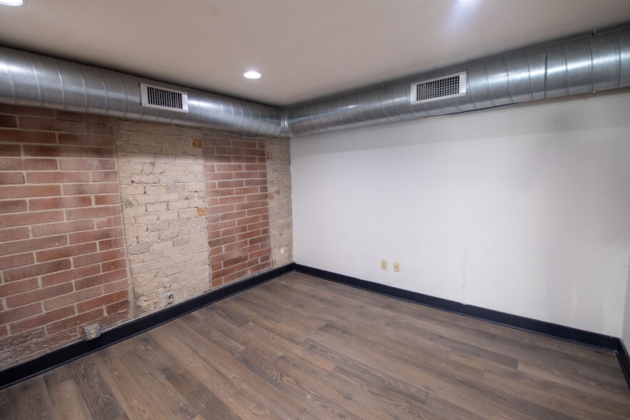 More Photos Of 1310 S Tryon St, Charlotte Office For Lease