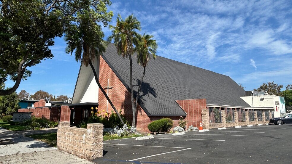 More Photos Of 701 W Broadway, Anaheim Religious Facility For Sale