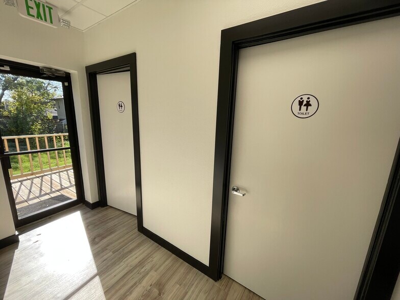 More Photos Of 500 S Tennessee St, McKinney Office For Sale