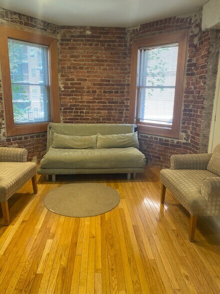More Photos Of 2300 Wisconsin Ave NW, Washington Loft Creative Space For Lease
