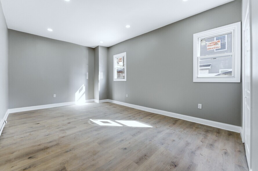 More Photos Of 615 E 22nd St, Paterson General Retail For Sale