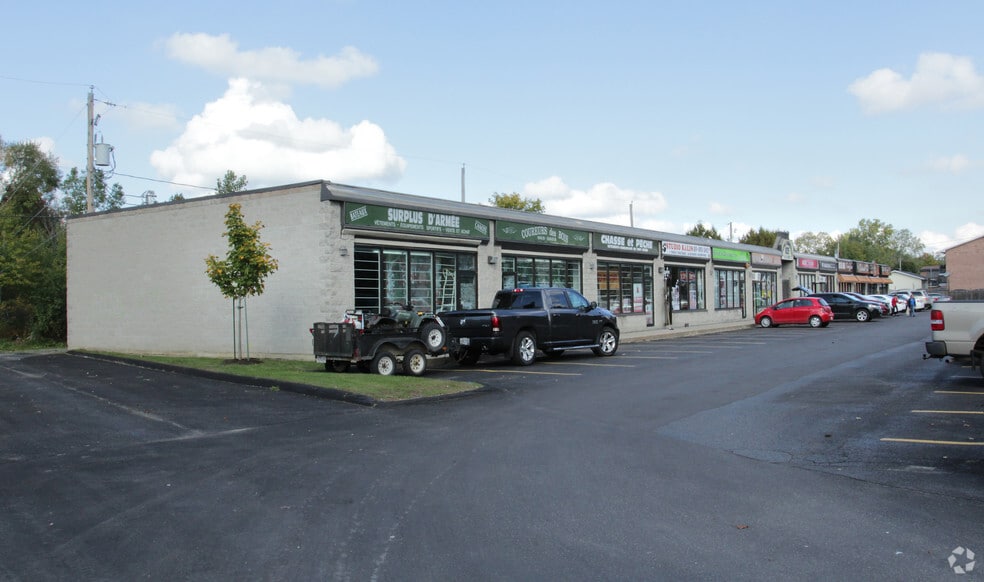 Primary Photo Of 825 Boul Maloney E, Gatineau Freestanding For Sale