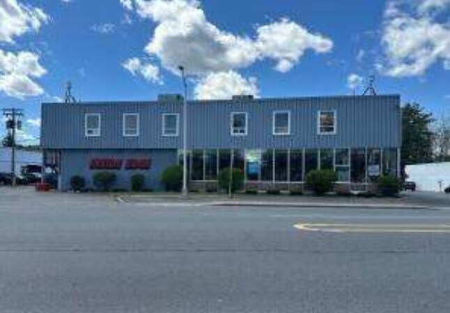 More Photos Of 643 Upper Glen St, Queensbury Freestanding For Sale