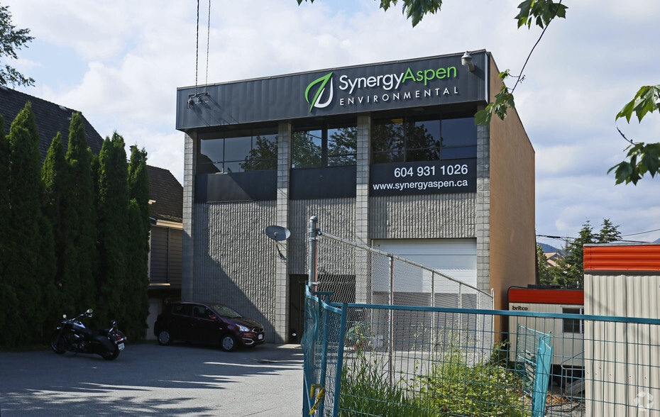 More Photos Of 2328 Clarke St, Port Moody Service For Lease