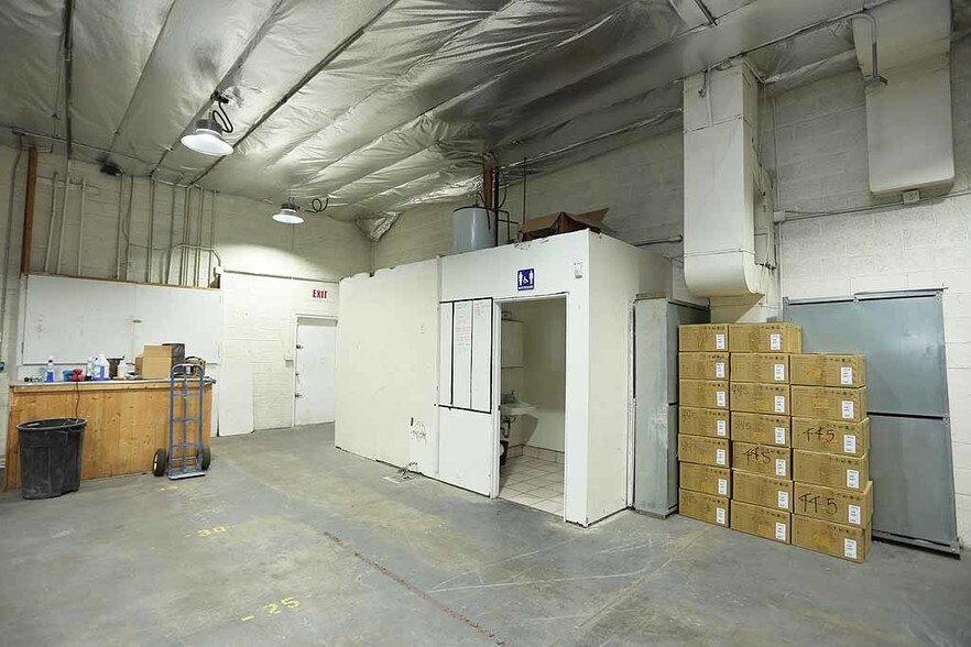 More Photos Of 4023 W Oquendo Rd, Las Vegas Warehouse For Sale