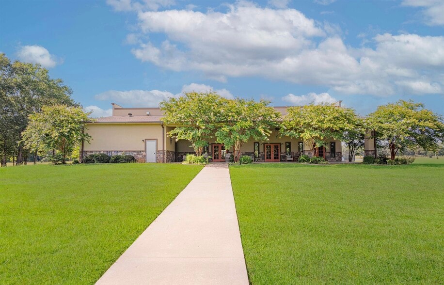 More Photos Of 14284 State Highway 322 N, Kilgore Lodge Meeting Hall For Sale