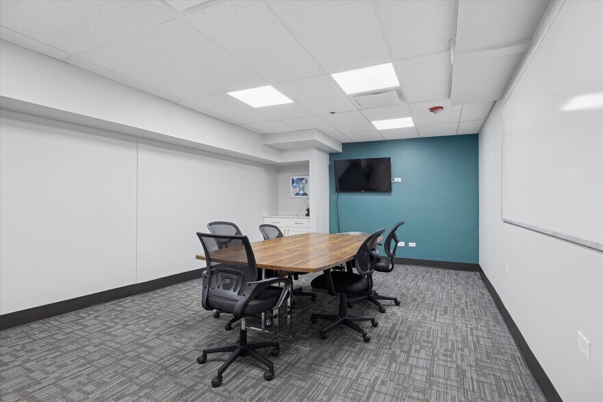More Photos Of 5117 Main St, Downers Grove Storefront Retail Office For Lease