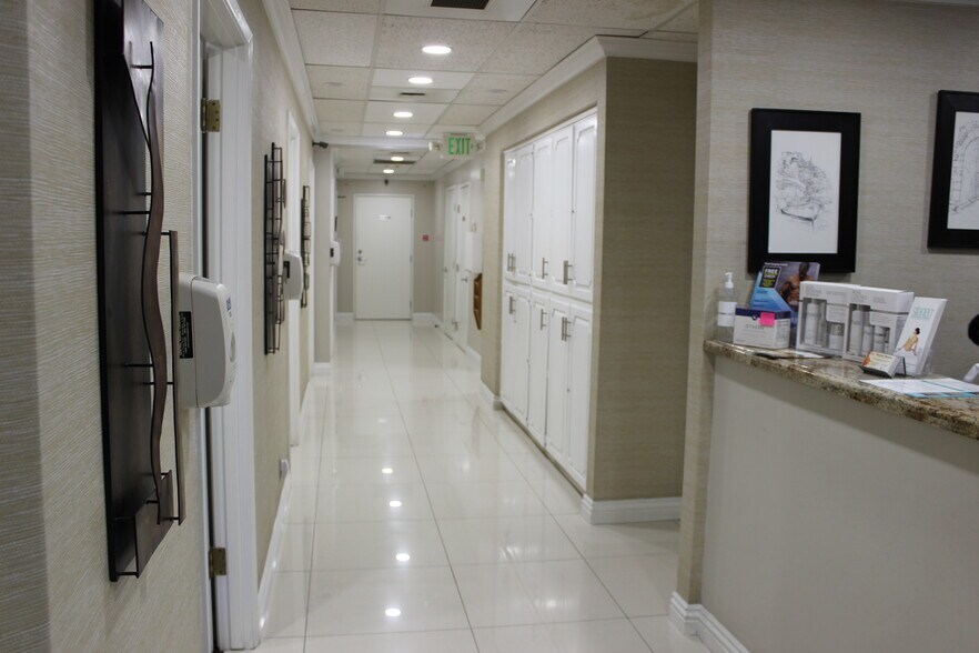More Photos Of 2020 21st St, Bakersfield Medical For Lease