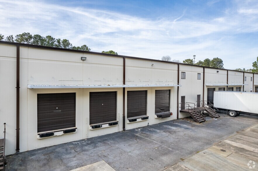 More Photos Of 5964 Peachtree Corners East, Norcross Warehouse For Lease