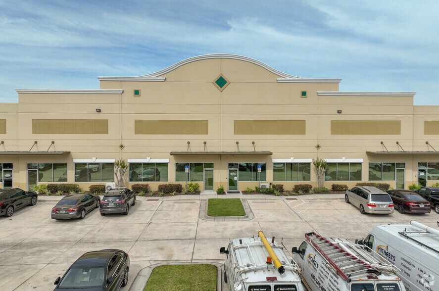 Primary Photo Of 2251 Lynx Ln, Orlando Warehouse For Lease