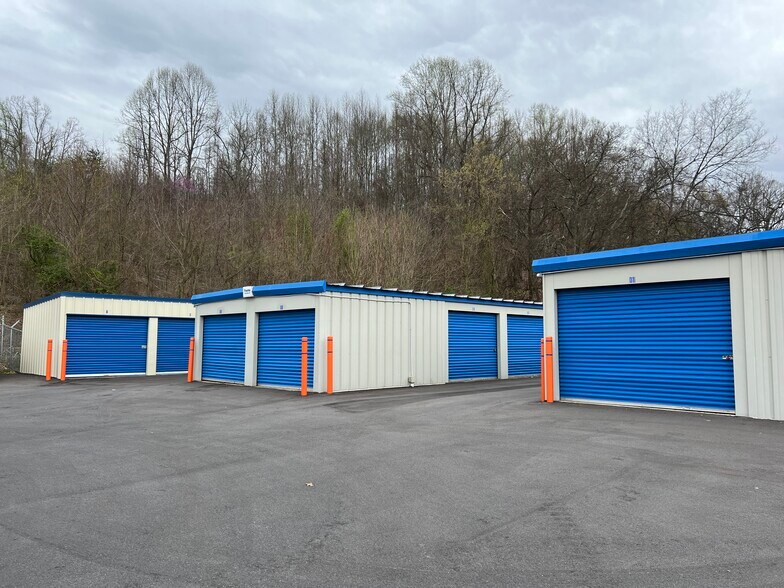More Photos Of 5209 Memorial Blvd, Kingsport Self Storage For Sale