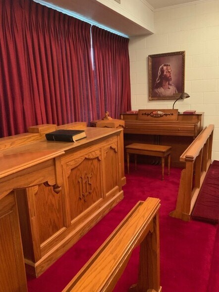 More Photos Of 204 Senter Ave, Omaha Lodge Meeting Hall For Sale