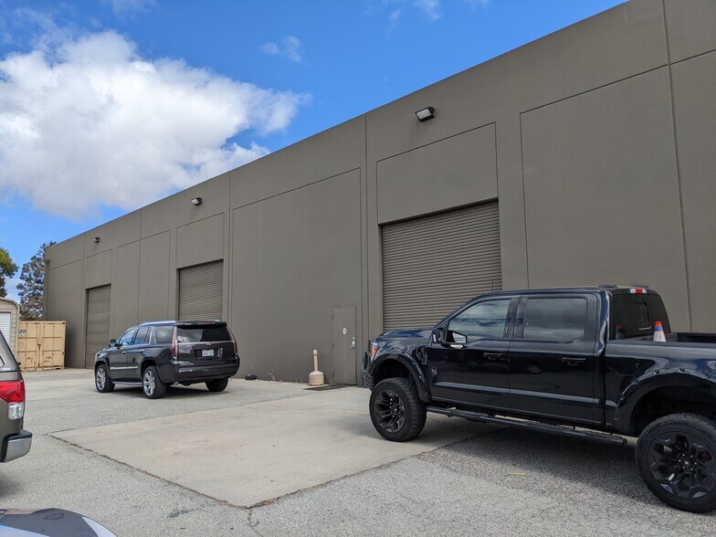 More Photos Of 351 Demeter St, East Palo Alto Warehouse For Lease