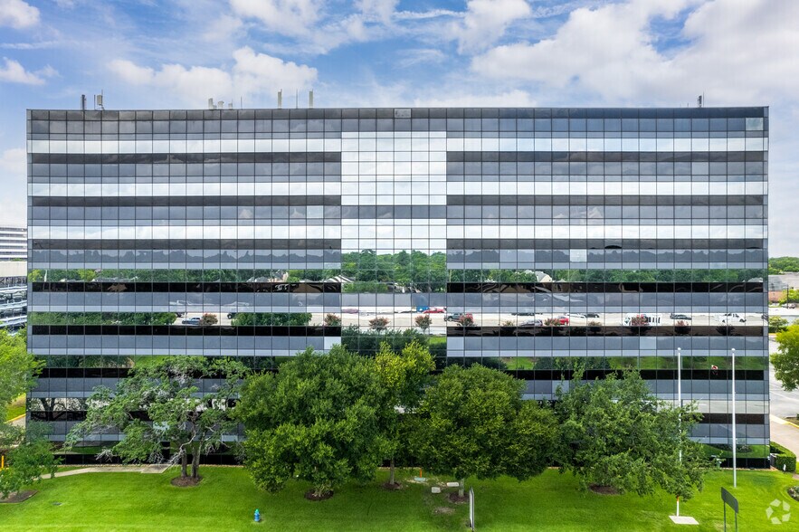 More Photos Of 1250 W Sam Houston Pky, Houston Office For Lease