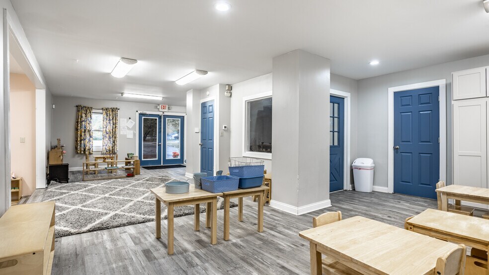 More Photos Of 7507 Michigan Rd, Indianapolis Daycare Center For Sale