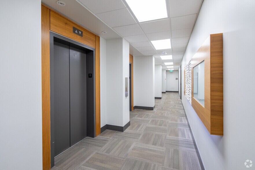 More Photos Of 10 King St E, Toronto Office For Lease