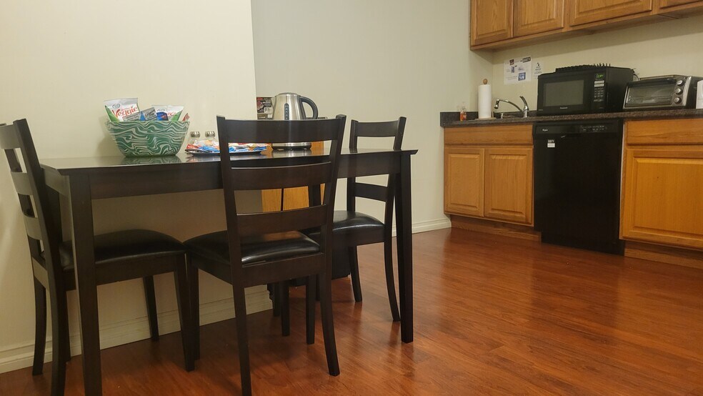 More Photos Of 201 Santa Monica Blvd, Santa Monica Office For Lease