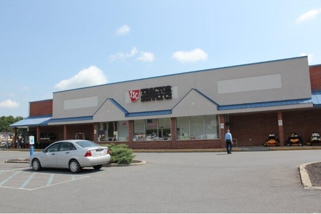 More Photos Of 1649 Columbia Tpke, Castleton On Hudson Freestanding For Lease