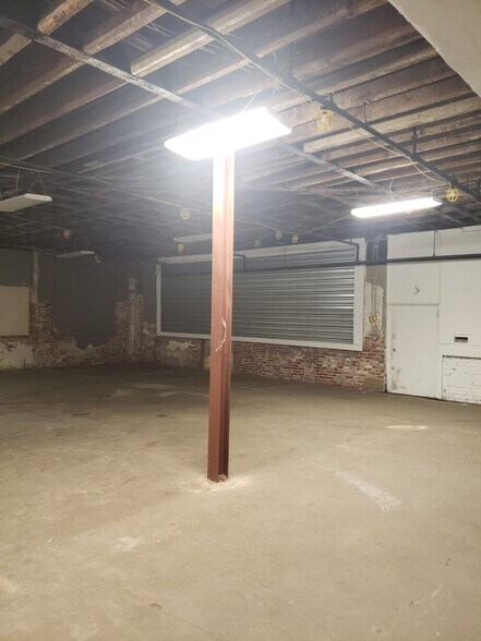 More Photos Of 1430 Reverend Abraham Woods Jr Blvd, Birmingham Warehouse For Lease