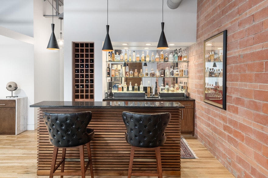 More Photos Of 127 Pittsburg St, Dallas Loft Creative Space For Lease