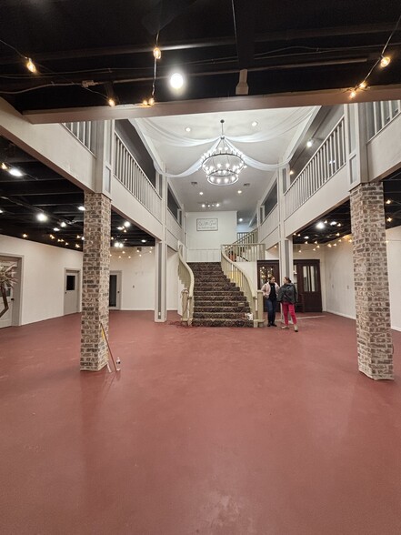 More Photos Of 4322 E 11th St, Tulsa Freestanding For Lease