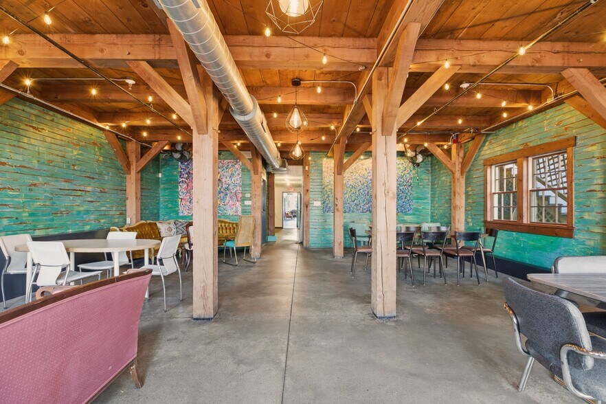 More Photos Of 140 Broadway, Newport Storefront Retail Residential For Lease