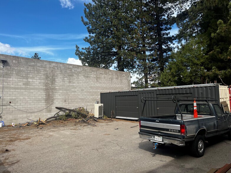 More Photos Of 2121 James Ave, South Lake Tahoe Warehouse For Lease