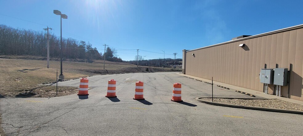 More Photos Of 440 Highway 28, Owensville Freestanding For Lease
