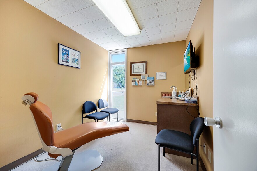 More Photos Of 405 Cedar St, Pleasant Hill Medical For Sale