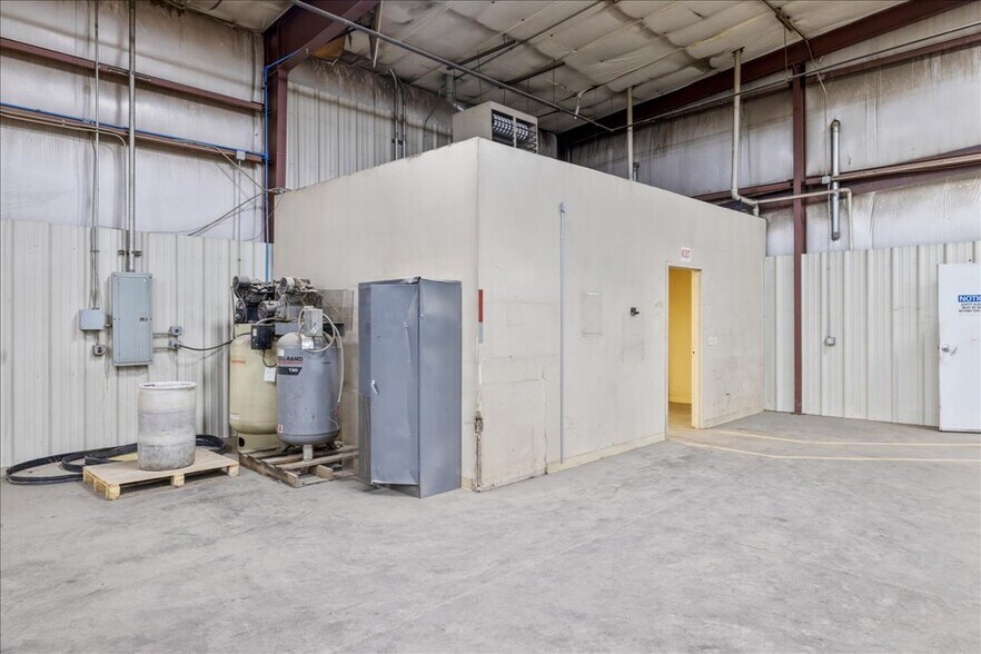 More Photos Of 6830 Commercial Ave, Billings Industrial For Sale