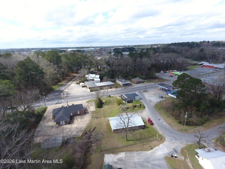 More Photos Of 835 Marshall St, Alexander City Specialty For Sale