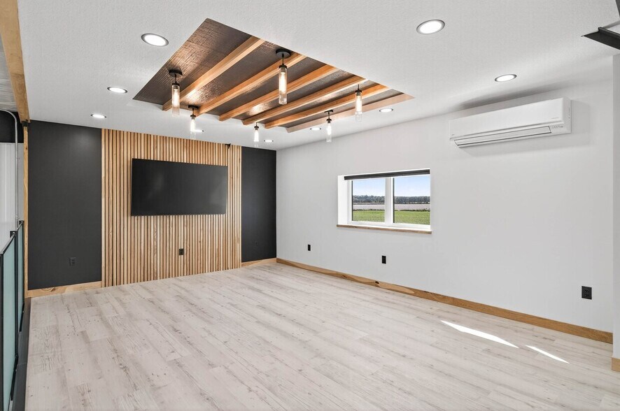 More Photos Of 663 Valerie Ave, Hudson Specialty For Sale