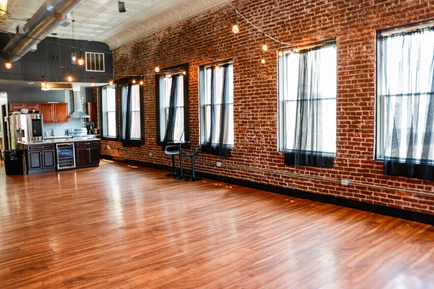 More Photos Of 210 Hale St, Charleston Office For Sale