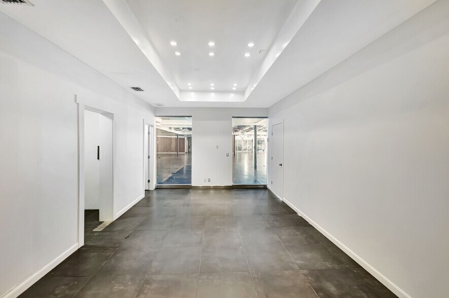 More Photos Of 925 W Broward Blvd, Fort Lauderdale Auto Dealership For Sale