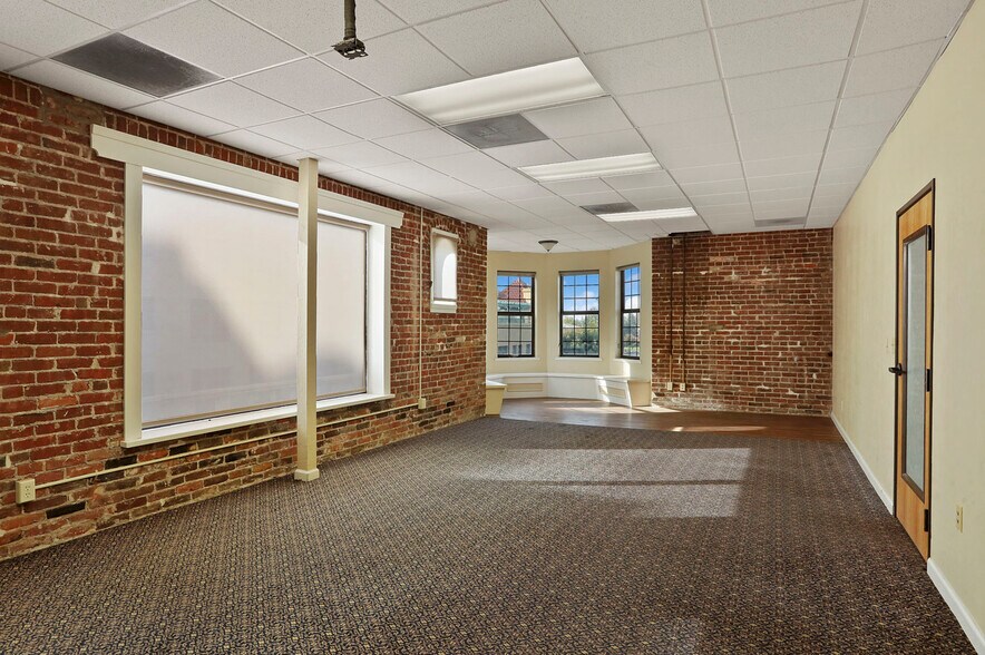 More Photos Of 125 Bridge Pl, Stockton Office For Lease