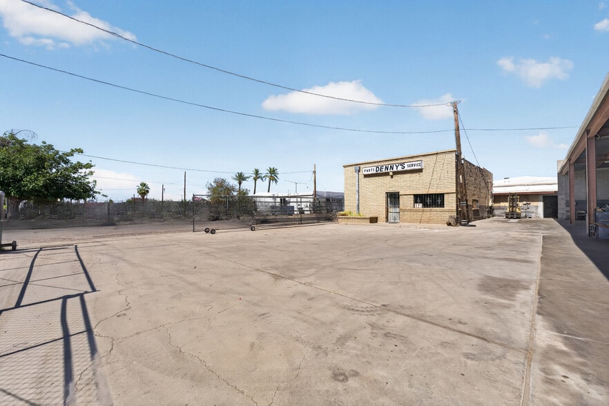 More Photos Of 3902 S Central Ave, Phoenix Service For Sale