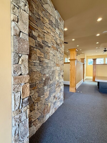 More Photos Of 40 Summers Way, Roanoke Freestanding For Lease