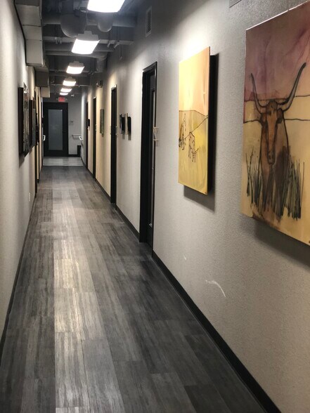 More Photos Of 100-102 W Oak St, Denton Office For Lease